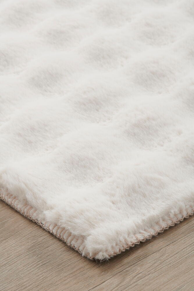 Matta Konstpäls Paula 160x230 cm Ljusbeige Polyester