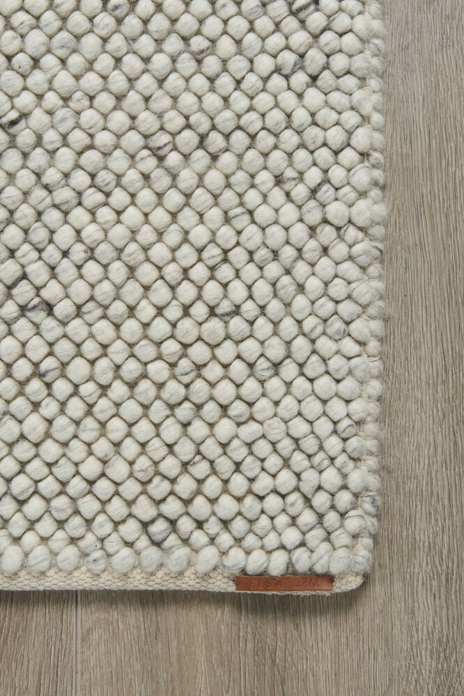 Matta i ullblandning Elsaform Annie 160x230 cm Ljusgrå 65% ull / 35% polyester