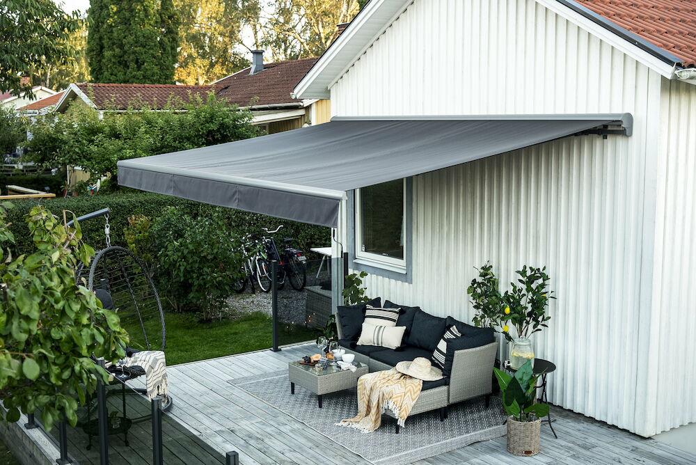 Terrassmarkis med motor 355x250 cm Grå
